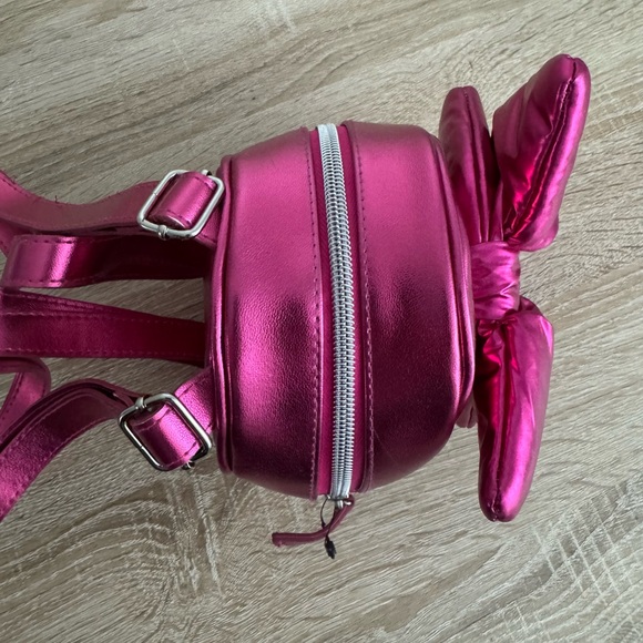 Bath & Body Works Metallic Hot Pink Mini Puffy Bow Backpack - Picture 6 of 12